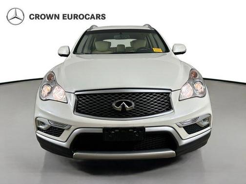 Majestic White 2016 INFINITI QX50 Base
