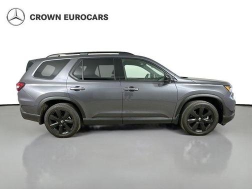 Modern Steel Metallic 2025 Honda Pilot Black Edition