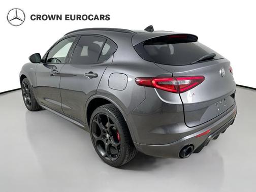 Gray 2022 Alfa Romeo Stelvio Ti