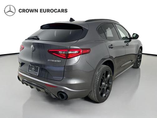 Gray 2022 Alfa Romeo Stelvio Ti