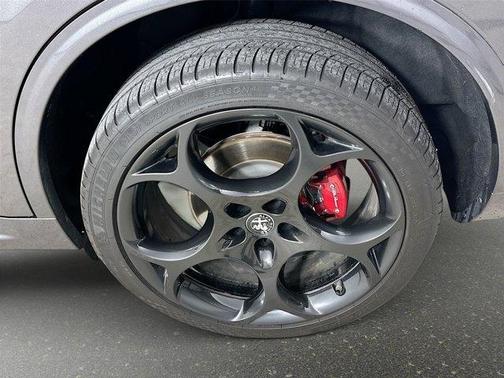Gray 2022 Alfa Romeo Stelvio Ti