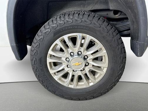 Summit White 2021 Chevrolet Silverado 2500 High Country