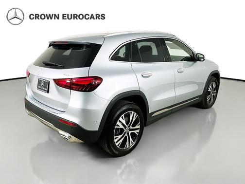 Citrus 2026 Mercedes-Benz GLA 250 Base 4MATIC