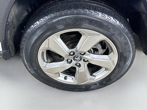 Blizzard Pearl 2020 Toyota RAV4 Hybrid Limited