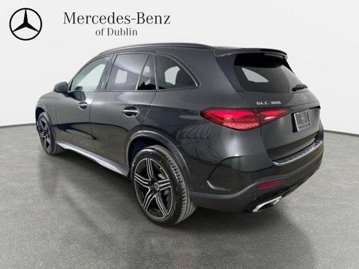 Graphite Gray Metallic 2026 Mercedes-Benz GLC 300 Base 4MATIC