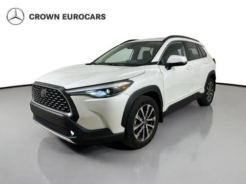 Wind Chill Pearl 2022 Toyota Corolla Cross XLE