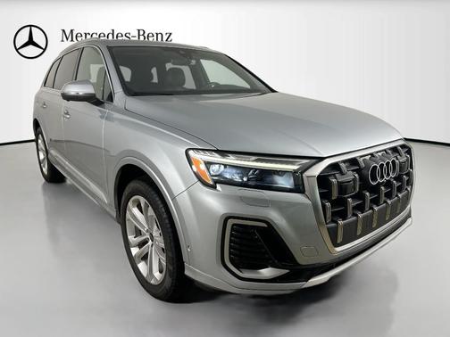 Satellite Silver Metallic 2025 Audi Q7 55 Premium