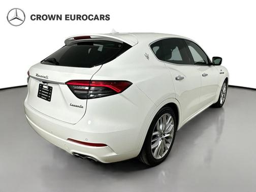 Bianco 2022 Maserati Levante GT
