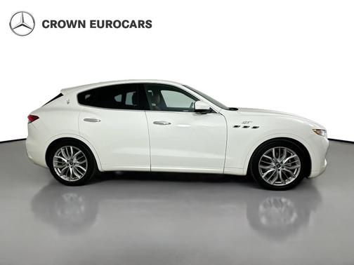 Bianco 2022 Maserati Levante GT