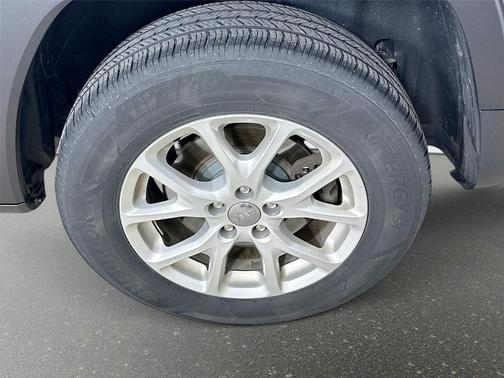 Silver 2015 Jeep Cherokee Sport