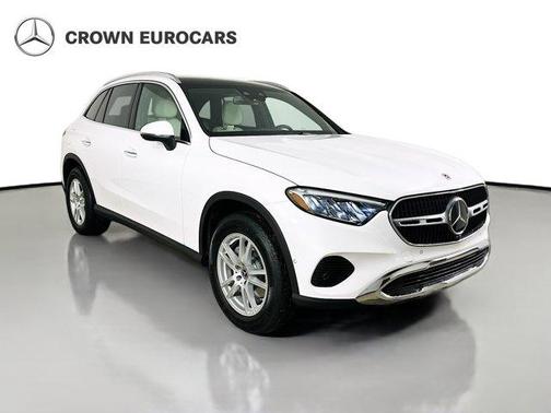 Moonlight White 2026 Mercedes-Benz GLC 300 Base 4MATIC