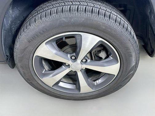 Bright White Clearcoat 2020 Jeep Cherokee Limited