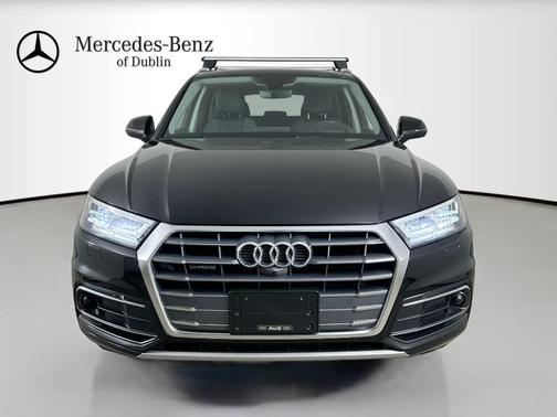 Mythos Black Metallic 2019 Audi Q5 2.0T Prestige