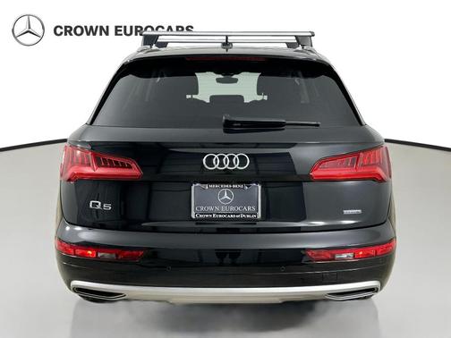 Mythos Black Metallic 2019 Audi Q5 2.0T Prestige