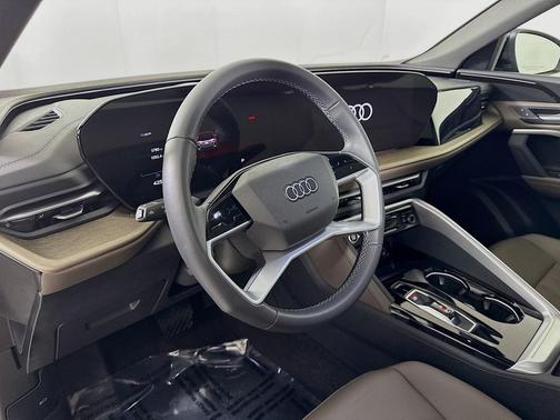 2025 Audi Q5 Premium TFSI quattro S tronic