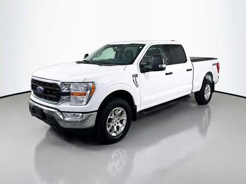 Oxford White 2022 Ford F-150 XLT