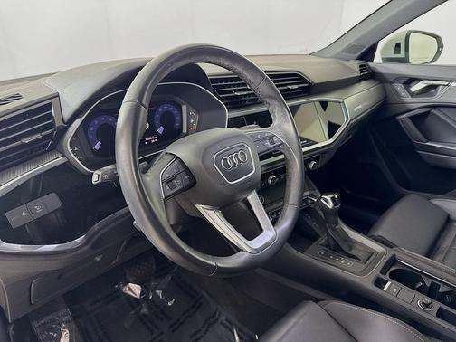 2023 Audi Q3 Premium 45 TFSI S line quattro Tiptronic