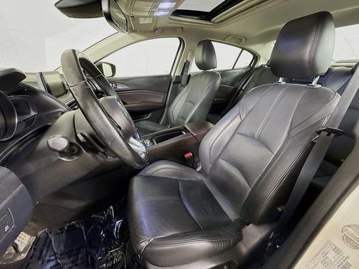 Snowflake White Pearl Mica 2018 Mazda Mazda3 Grand Touring