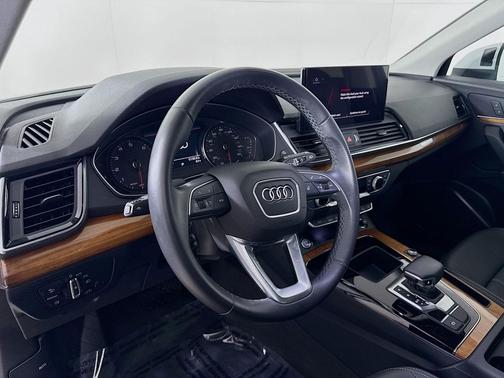 2023 Audi Q5 45 S line Premium