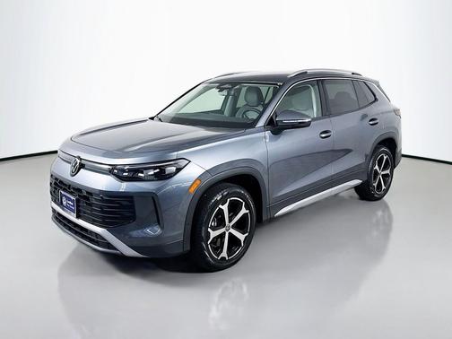 platinum gray metallic 2026 Volkswagen Tiguan 2.0T SE 4MOTION