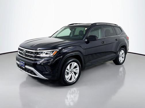 Deep Black Pearl 2023 Volkswagen Atlas 3.6L SE w/Technology