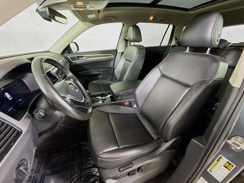 Platinum Gray Metallic 2019 Volkswagen Atlas 3.6L SEL