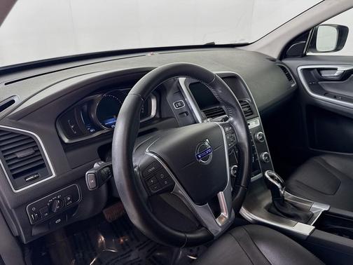 2016 Volvo XC60 T6 Drive-E