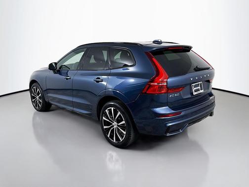 2024 Volvo XC60 B5 Plus Dark Theme