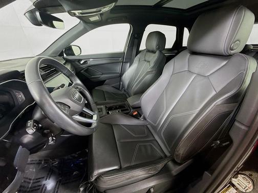 2023 Audi Q3 45 S line Premium Plus