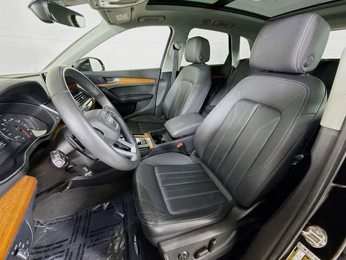 2023 Audi Q5 40 Premium