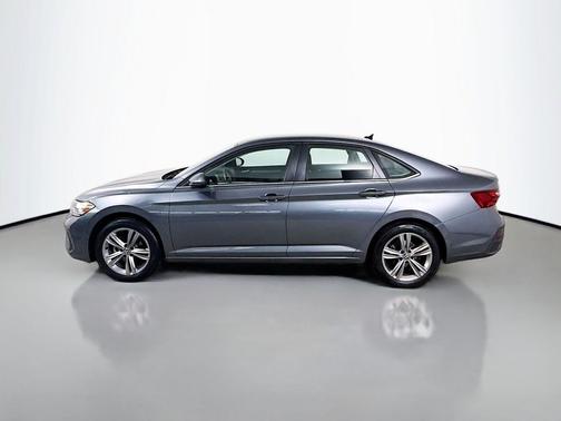 Platinum Gray Metallic 2022 Volkswagen Jetta 1.5T SE