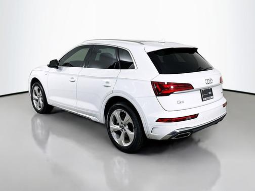 2022 Audi Q5 45 S line Premium Plus