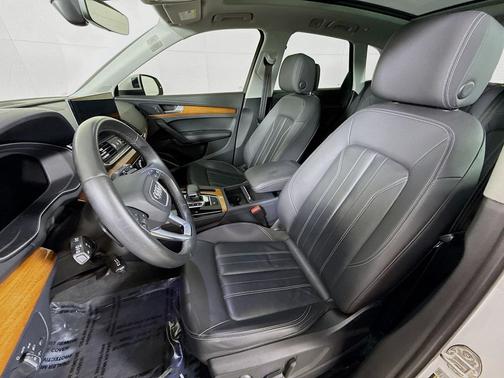 2022 Audi Q5 45 S line Premium Plus