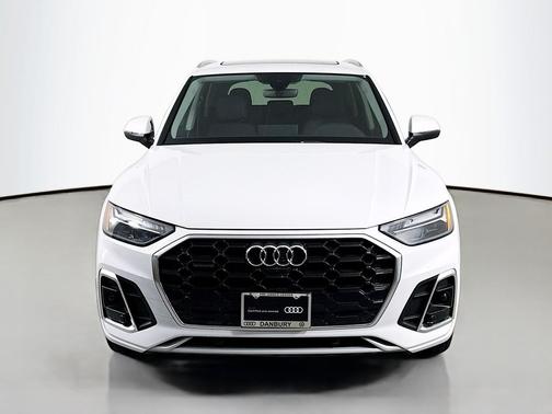 2022 Audi Q5 45 S line Premium Plus