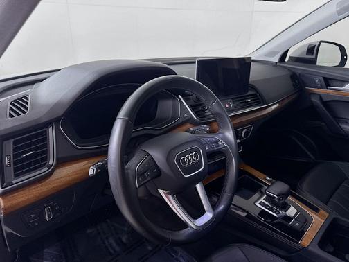 2022 Audi Q5 45 S line Premium Plus