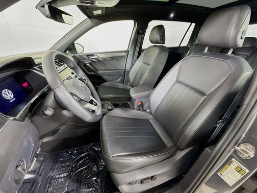 2022 Volkswagen Tiguan 2.0T SE R-Line Black 4MOTION