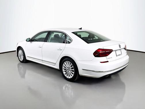 2017 Volkswagen Passat 1.8T SE