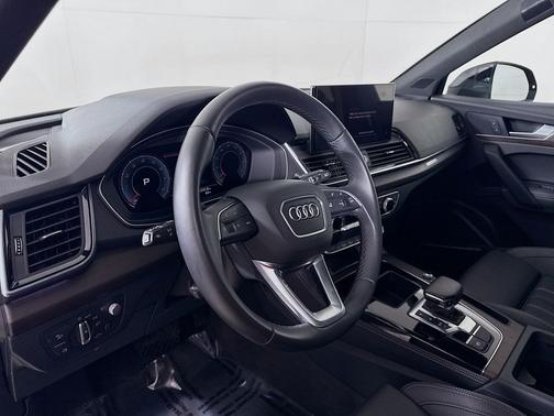 2023 Audi Q5 45 S line Prestige