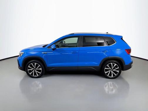 Cornflower Blue 2023 Volkswagen Taos 1.5T SE