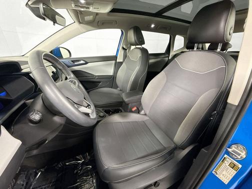 Cornflower Blue 2023 Volkswagen Taos 1.5T SE