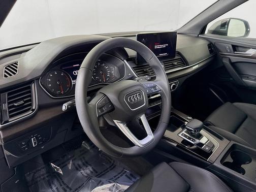 2023 Audi Q5 45 S line Premium
