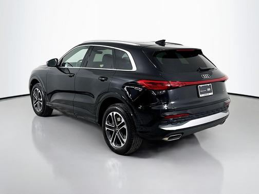 2025 Audi Q5 Premium TFSI quattro S tronic