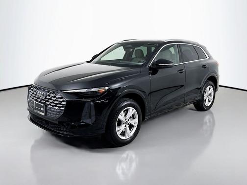 2025 Audi Q5 Premium TFSI quattro S tronic