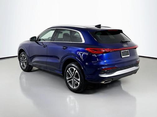 2025 Audi Q5 Premium TFSI quattro S tronic