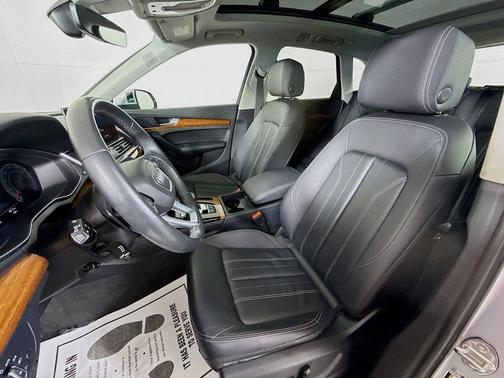 2023 Audi Q5 45 S line Premium Plus