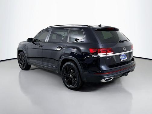 Deep Black Pearl 2023 Volkswagen Atlas 3.6L SE w/Technology