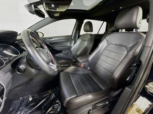 Deep Black Pearl 2021 Volkswagen Golf GTI 2.0T SE DSG
