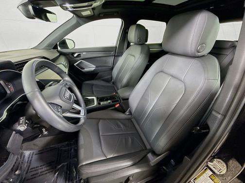 2023 Audi Q3 Premium 45 TFSI S line quattro Tiptronic