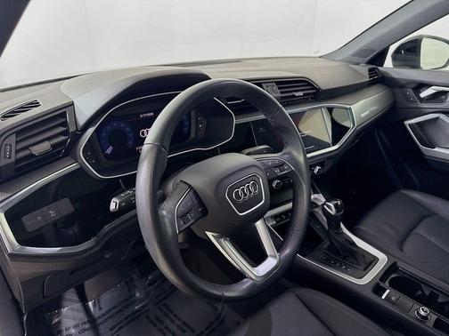 2023 Audi Q3 Premium 45 TFSI S line quattro Tiptronic