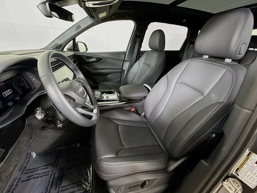 2025 Audi Q7 55 Premium Plus